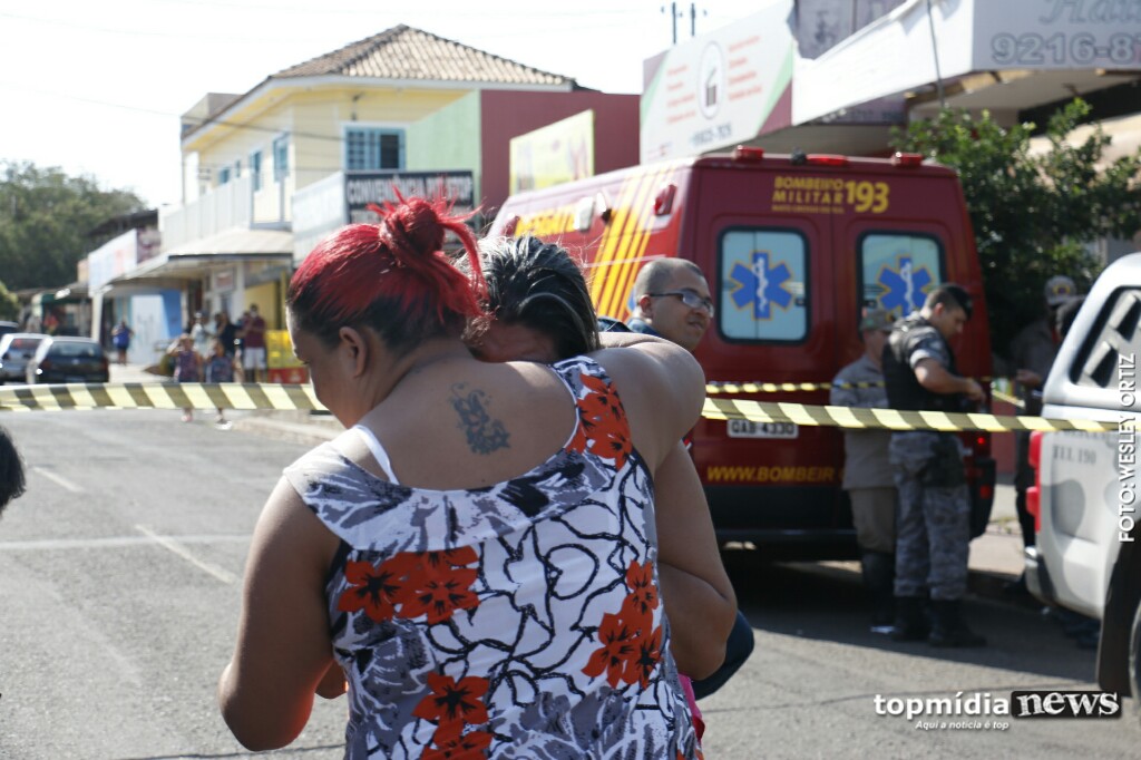 Atingido por diversos golpes de faca, homem morre em frente a comércio no Zé Pereira